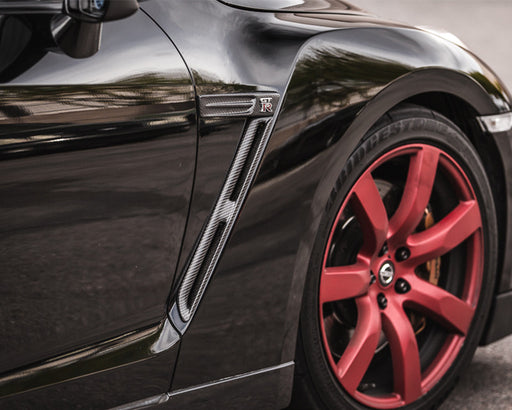 AgencyPower: Porta logo parafango in carbonio - Nissan GT-R - f-tech-motorsport-shop